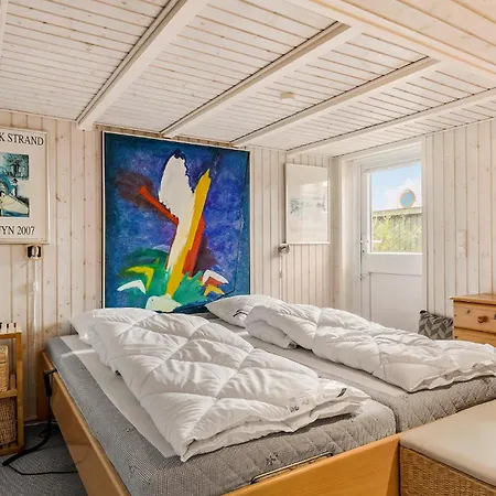 Prázdninový dům 2 Bedroom Awesome In *