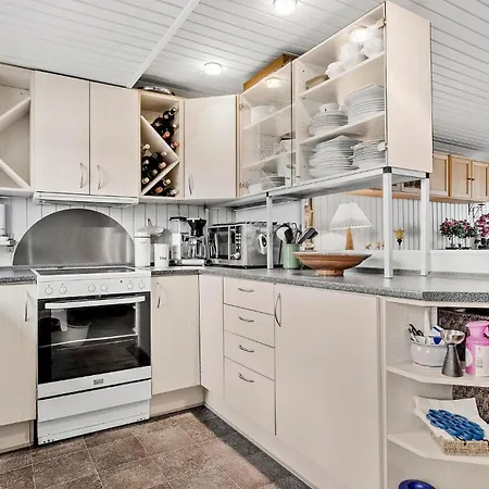 Сasa de vacaciones 2 Bedroom Awesome In *