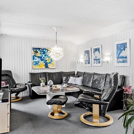 2 Bedroom Awesome In Сasa de vacaciones Otterup