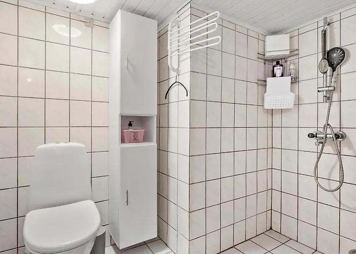 2 Bedroom Awesome In *